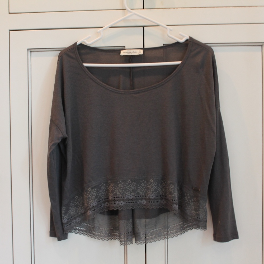 NWOT long sleeve flowy lace shirt